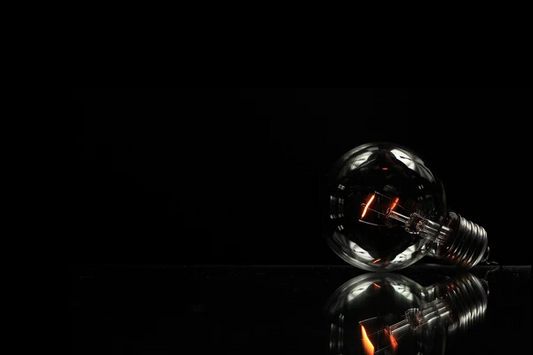 Antique Vintage Edison Light Bulbs Are Making A Nostalgic Comeback , In Both Filament And LED